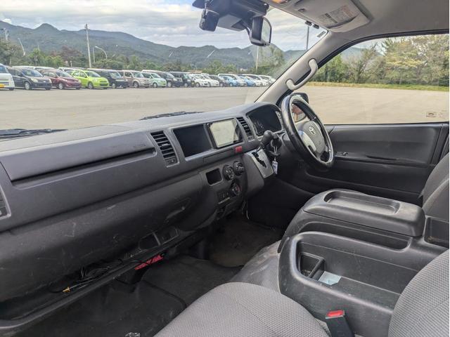 ハイエースバン ロングＤＸ　ＧＬパッケージ　２８００ＤＴ－４ＷＤ寒冷地仕様ワンオーナー車ナビ地デジＴＶフルセグバックカメラ付きＥＴＣ　プリクラッシュシステム　ドライブレコーダー車検８年５月５人乗り（15枚目）