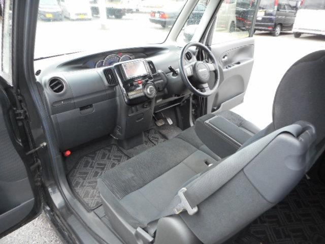 タント カスタムRS インタークーラーターボ4WD タイミングチエーンエンジン車検8年11月スマートキー HDDナビ 左パワースライドピラーレス(7枚目)