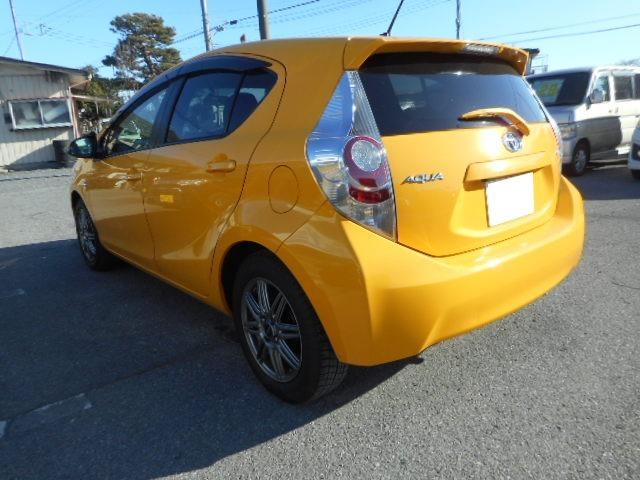 アクア S 車検9年1月ナビ地デジTVバックカメラBluetooth対応スマートキー記録簿 保証書スペアキー付きETC付きタイミングチェーンエンジン(5枚目)