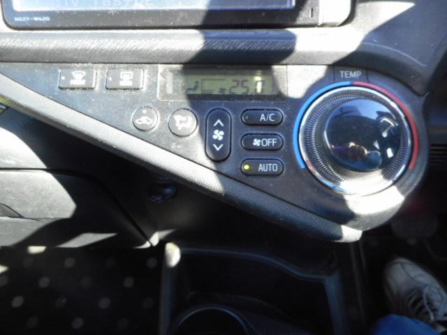 アクア S 車検9年1月ナビ地デジTVバックカメラBluetooth対応スマートキー記録簿 保証書スペアキー付きETC付きタイミングチェーンエンジン(19枚目)