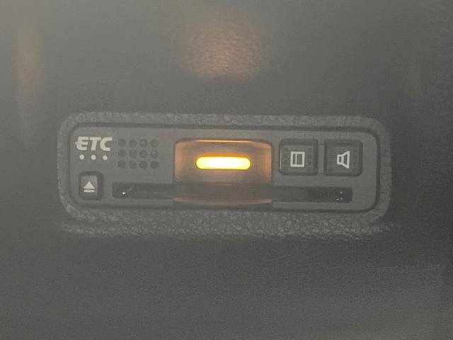 ハッチバック ホンダセンシング MT ターボ 純正ナビ バックカメラ アダプティブクルーズコントロール 純正18インチAW LEDヘッド シートヒーター オートハイビーム LEDフォグ 革巻きステアリング ETC 禁煙車(9枚目)
