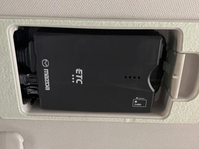 アテンザセダン ＸＤ　ＨＩＤヘッドライト　純正ＳＤナビ　バックカメラ　ＥＴＣ　純正１７インチアルミ　クルーズコントロール　ＡＦＳ　ブラックファブリックシート　パドルシフト　革巻きステアリング（5枚目）