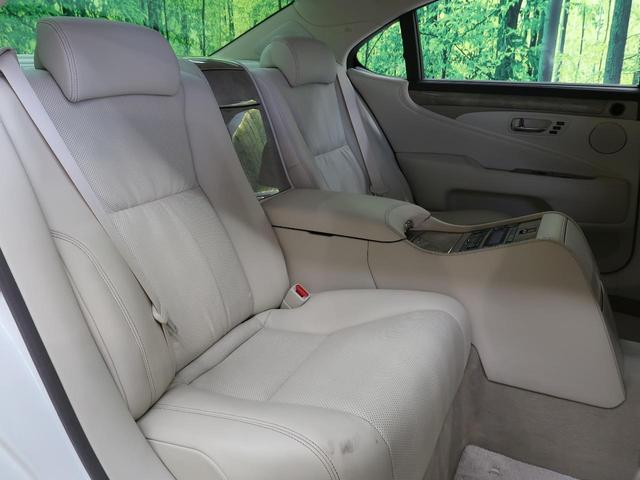 ＬＳ ＬＳ６００ｈＬ　エグゼクティブパッケージ　リアエンターテインメントシステム　マークレビンソン　セミアニリン革シート　全席シートベンチレーション　全ドアイージークローザー　プリクラッシュセーフティ　純正１８インチアルミ　ＢＳＭ（9枚目）