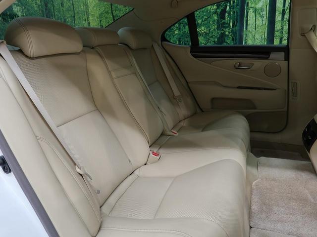ＬＳ ＬＳ４６０　バージョンＣ　Ｉパッケージ　後期　ムーンルーフ　ＬＥＤヘッドランプ　アダプティブハイビームシステム　パワートランクリッド　ＢＳＭ　アイボリー革　１２．３型メーカーナビ　バックカメラ　ウッドコンビステアリ（9枚目）
