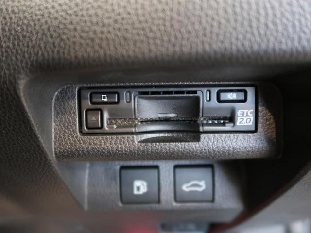 クラウンクロスオーバー Ｇアドバンスド・レザーパッケージ　４ＷＤ　フルエアロ　全周囲カメラ　衝突被害軽減システム　１００Ｖ電源　レーダークルーズ　禁煙車　電動リアゲート　レザーシート　前席シートエアコン　コーナーセンサー　スマートキー　ＬＥＤヘッド（29枚目）