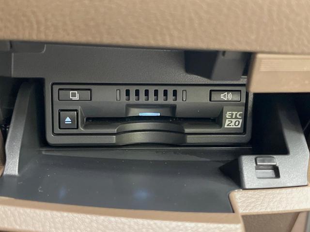 ES ES300h バージョンL サンルーフ SDナビ 全周囲カメラ 衝突被害軽減システム 100V電源 レーダークルーズ 禁煙車 電動リアゲート レザーシート 全席シートヒーター 前席シートエアコン コーナーセンサー スマートキー(30枚目)