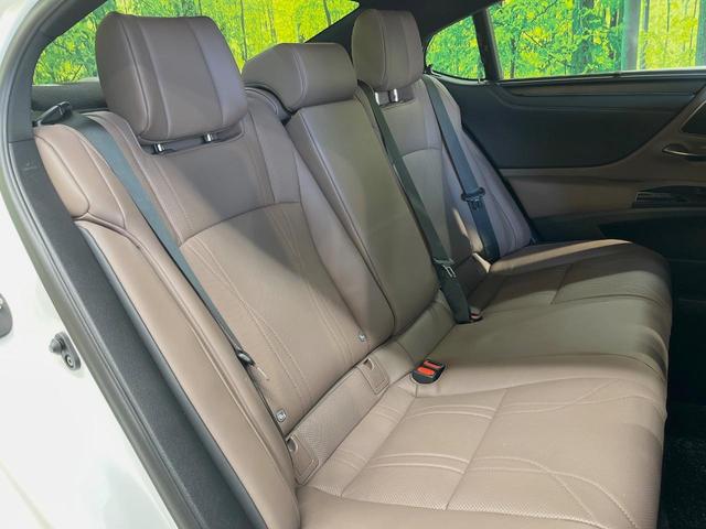 ES ES300h バージョンL 後期 マークレビンソン リアスポイラー 茶革 3席独立温度調整オートエアコン 全席シートヒーター 純正18インチアルミ 3眼LED ハンズフリーパワートランクリッド ウッドコンビステアリング(9枚目)