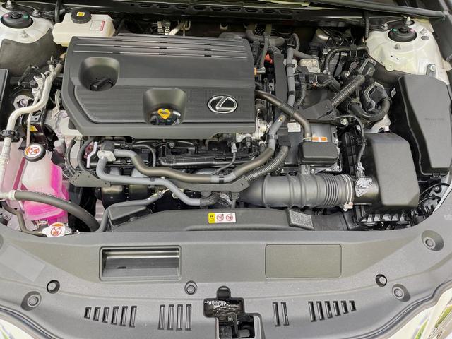 ES ES300h バージョンL 後期 マークレビンソン リアスポイラー 茶革 3席独立温度調整オートエアコン 全席シートヒーター 純正18インチアルミ 3眼LED ハンズフリーパワートランクリッド ウッドコンビステアリング(18枚目)