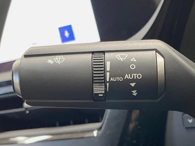 ES ES300h バージョンL 後期 マークレビンソン リアスポイラー 茶革 3席独立温度調整オートエアコン 全席シートヒーター 純正18インチアルミ 3眼LED ハンズフリーパワートランクリッド ウッドコンビステアリング(26枚目)