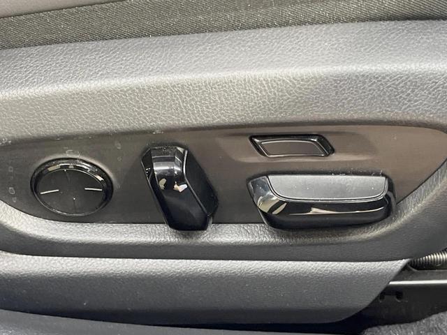 ES ES300h バージョンL 後期 マークレビンソン リアスポイラー 茶革 3席独立温度調整オートエアコン 全席シートヒーター 純正18インチアルミ 3眼LED ハンズフリーパワートランクリッド ウッドコンビステアリング(39枚目)