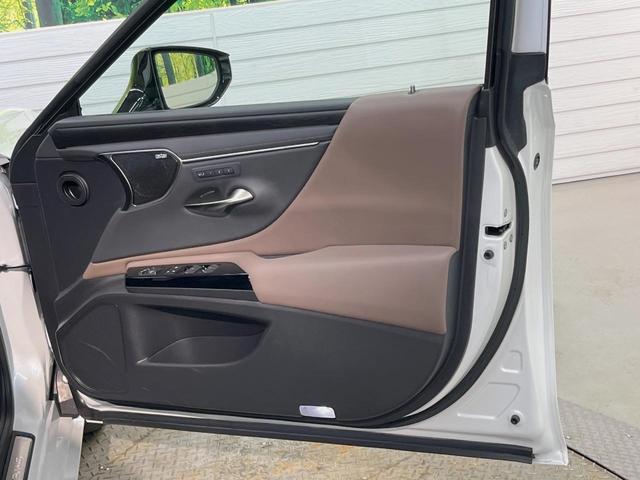 ES ES300h バージョンL 後期 マークレビンソン リアスポイラー 茶革 3席独立温度調整オートエアコン 全席シートヒーター 純正18インチアルミ 3眼LED ハンズフリーパワートランクリッド ウッドコンビステアリング(43枚目)