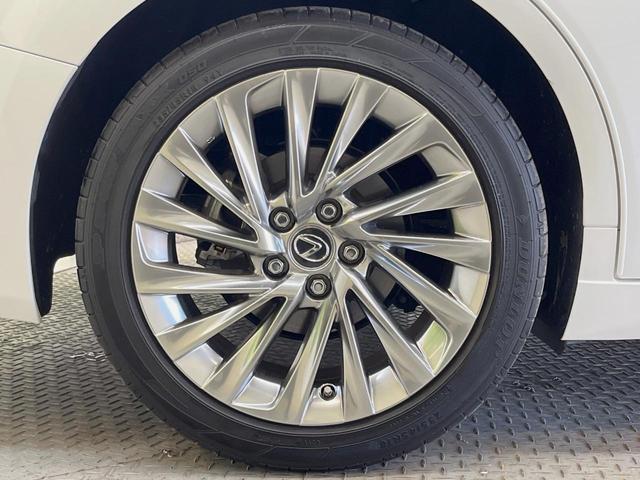 ES ES300h バージョンL 後期 マークレビンソン リアスポイラー 茶革 3席独立温度調整オートエアコン 全席シートヒーター 純正18インチアルミ 3眼LED ハンズフリーパワートランクリッド ウッドコンビステアリング(59枚目)