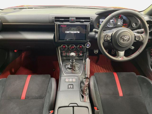 ＧＲ８６ ＲＺ　Ｂｒｅｍｂｏ製ブレーキ　６ＭＴ　アイサイトコアテクノロジー　バックカメラ　禁煙車　カロッツェリア製ディスプレイオーディオ　革／ウルトラスエードコンビシート　ＢＳＭ　ステアリング連動ＬＥＤヘッド（2枚目）