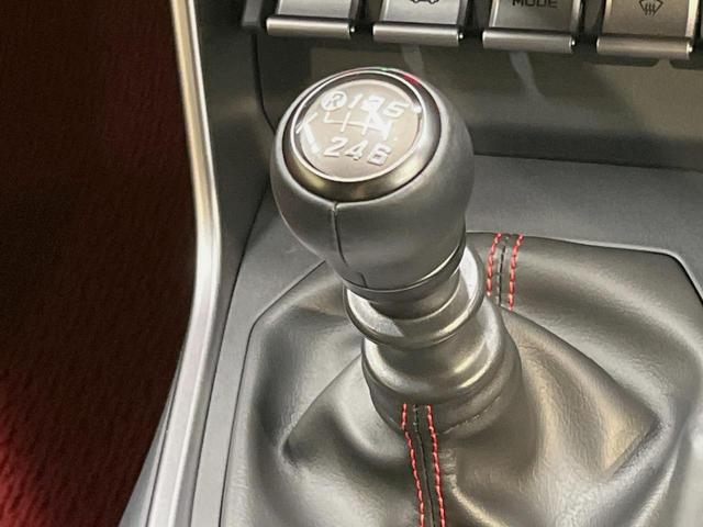 ＧＲ８６ ＲＺ　Ｂｒｅｍｂｏ製ブレーキ　６ＭＴ　アイサイトコアテクノロジー　バックカメラ　禁煙車　カロッツェリア製ディスプレイオーディオ　革／ウルトラスエードコンビシート　ＢＳＭ　ステアリング連動ＬＥＤヘッド（3枚目）