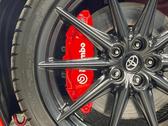 ＧＲ８６ ＲＺ　Ｂｒｅｍｂｏ製ブレーキ　６ＭＴ　アイサイトコアテクノロジー　バックカメラ　禁煙車　カロッツェリア製ディスプレイオーディオ　革／ウルトラスエードコンビシート　ＢＳＭ　ステアリング連動ＬＥＤヘッド（4枚目）
