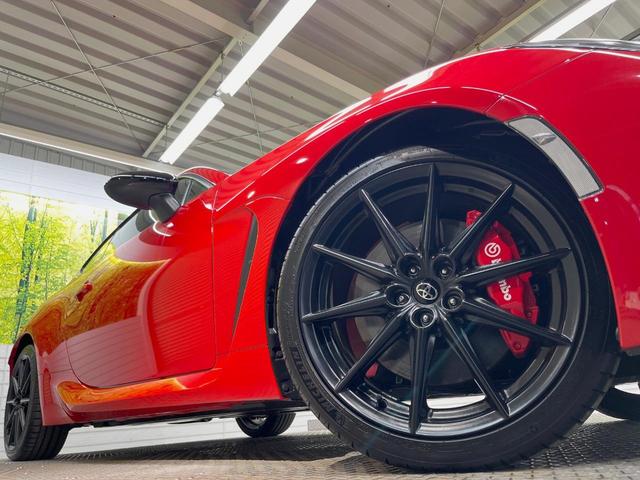 ＧＲ８６ ＲＺ　Ｂｒｅｍｂｏ製ブレーキ　６ＭＴ　アイサイトコアテクノロジー　バックカメラ　禁煙車　カロッツェリア製ディスプレイオーディオ　革／ウルトラスエードコンビシート　ＢＳＭ　ステアリング連動ＬＥＤヘッド（13枚目）