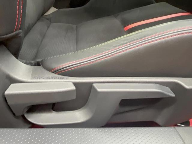 ＧＲ８６ ＲＺ　Ｂｒｅｍｂｏ製ブレーキ　６ＭＴ　アイサイトコアテクノロジー　バックカメラ　禁煙車　カロッツェリア製ディスプレイオーディオ　革／ウルトラスエードコンビシート　ＢＳＭ　ステアリング連動ＬＥＤヘッド（30枚目）