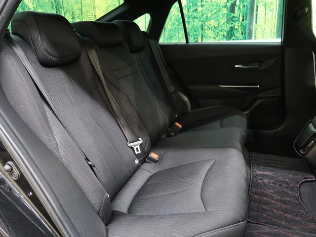 クラウン ＲＳ　ターボ　ＳＤナビ　バックカメラ　衝突被害軽減システム　１００Ｖ電源　レーダークルーズ　コーナーセンサー　スマートキー　ＬＥＤヘッド　ＥＴＣ２．０　オートハイビーム　車線逸脱警報　オートライト（10枚目）