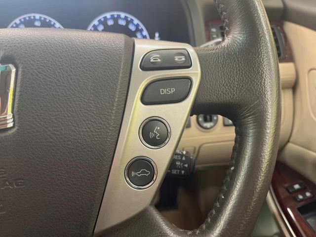 【プリクラッシュセーフティ】前方の車両等を検知し、衝突しそうな時は警報で注意を促し、ブレーキを踏む力をサポート。ブレーキを踏めなかった場合は衝突被害軽減ブレーキが作動、衝突回避をサポートします。