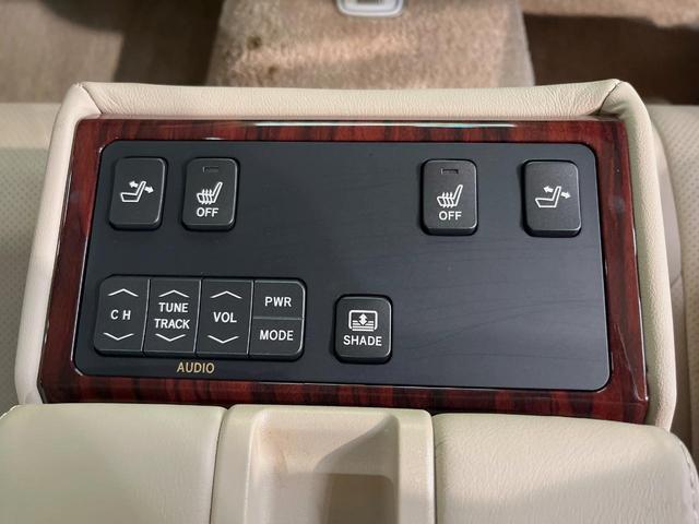 【前席＋後席シートヒーター】寒い日に重宝するシートヒーターを後席にも装備！エアコンより早く温まってくれるので寒がりの人も安心ですね♪エアコンの温風は乾燥するから苦手、という方にもをおすすめです。