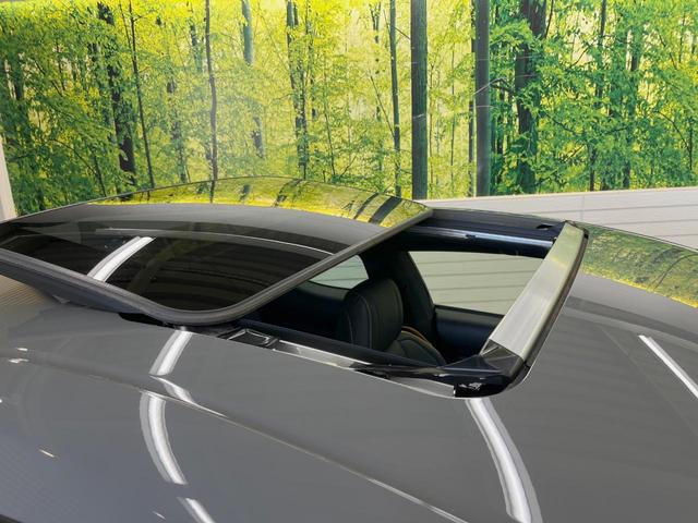 ＲＣ ＲＣ３００ｈ　Ｆスポーツ　黒革　ムーンルーフ　角型３眼フルＬＥＤヘッドランプ　ムーンルーフ　オレンジキャリパー　メーカーＳＤナビ　バックカメラ　プリクラッシュセーフティー　レーダークルーズ　禁煙車　シートベンチレーション（4枚目）