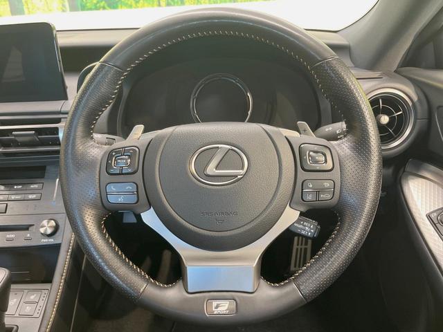 ＲＣ ＲＣ３００ｈ　Ｆスポーツ　黒革　ムーンルーフ　角型３眼フルＬＥＤヘッドランプ　ムーンルーフ　オレンジキャリパー　メーカーＳＤナビ　バックカメラ　プリクラッシュセーフティー　レーダークルーズ　禁煙車　シートベンチレーション（13枚目）