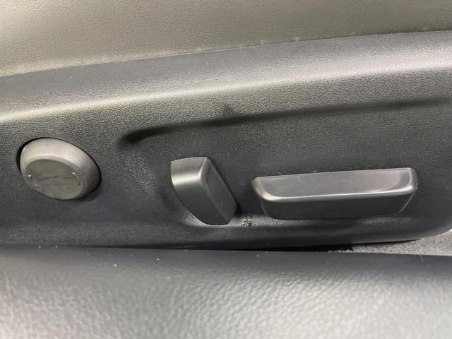 ＲＣ ＲＣ３００ｈ　Ｆスポーツ　黒革　ムーンルーフ　角型３眼フルＬＥＤヘッドランプ　ムーンルーフ　オレンジキャリパー　メーカーＳＤナビ　バックカメラ　プリクラッシュセーフティー　レーダークルーズ　禁煙車　シートベンチレーション（47枚目）