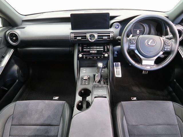 ＩＳ ＩＳ３００ｈ　ＦスポーツモードブラックＳ　ムーンルーフ　パノラミックビューモニター　オレンジブレーキキャリパー　アクセサリーコンセント　Ｌ－ｔｅｘ／グレーウルトラスエードコンビシート　シートベンチレーション　純正ＢＢＳ製１９ＡＷ（2枚目）