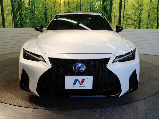 ＩＳ ＩＳ３００ｈ　ＦスポーツモードブラックＳ　ムーンルーフ　パノラミックビューモニター　オレンジブレーキキャリパー　アクセサリーコンセント　Ｌ－ｔｅｘ／グレーウルトラスエードコンビシート　シートベンチレーション　純正ＢＢＳ製１９ＡＷ（14枚目）