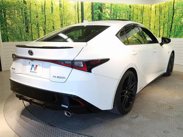 ＩＳ ＩＳ３００ｈ　ＦスポーツモードブラックＳ　ムーンルーフ　パノラミックビューモニター　オレンジブレーキキャリパー　アクセサリーコンセント　Ｌ－ｔｅｘ／グレーウルトラスエードコンビシート　シートベンチレーション　純正ＢＢＳ製１９ＡＷ（17枚目）