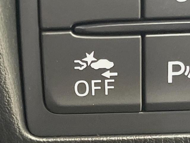 【スマートブレーキサポート】走行中に前方の車両等を認識し、衝突しそうな時は警報とブレーキで衝突回避と被害軽減をアシスト。より安全にドライブをお楽しみいただけます。