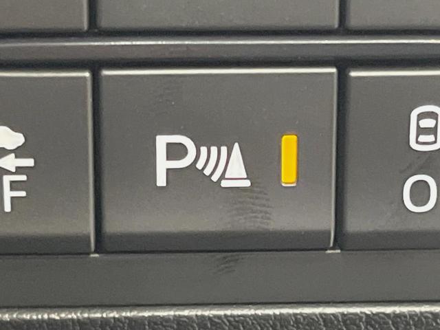 【クリアランスソナー】バンパーに付いたセンサーが障害物を検知！一定の距離に近づくとアラートで教えてくれます♪狭い駐車スペースや車庫入れ時も安心ですね☆