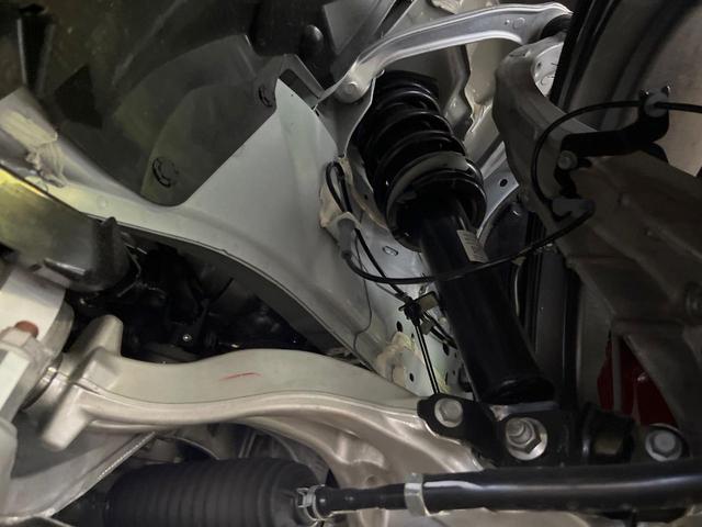 スカイライン ４００Ｒ　全周囲カメラ　レーダークルーズコントロール　レザーシート　１９インチアルミホイール　コーナーセンサー　シートヒーター　ＥＴＣ　インテリジェントダイナミックサスペンション（20枚目）