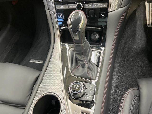 スカイライン ４００Ｒ　全周囲カメラ　レーダークルーズコントロール　レザーシート　１９インチアルミホイール　コーナーセンサー　シートヒーター　ＥＴＣ　インテリジェントダイナミックサスペンション（28枚目）