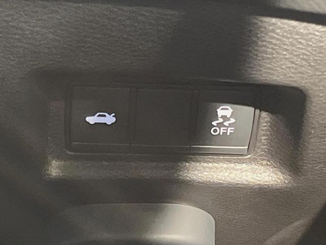 スカイライン ４００Ｒ　全周囲カメラ　レーダークルーズコントロール　レザーシート　１９インチアルミホイール　コーナーセンサー　シートヒーター　ＥＴＣ　インテリジェントダイナミックサスペンション（36枚目）