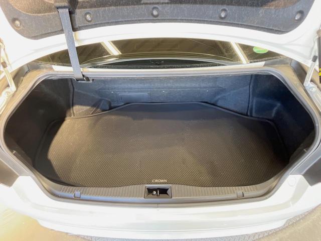 クラウンハイブリッド アスリートＳ　ブラックスタイル　テラロッサ革シート　ムーンルーフ　アドバンスドパッケージ　モデリスタエアロ＆マフラー　ＴＲＤスポルティーボサスペンション　電動リアサンシェード　メーカーＨＤＤナビ　バックカメラ（11枚目）