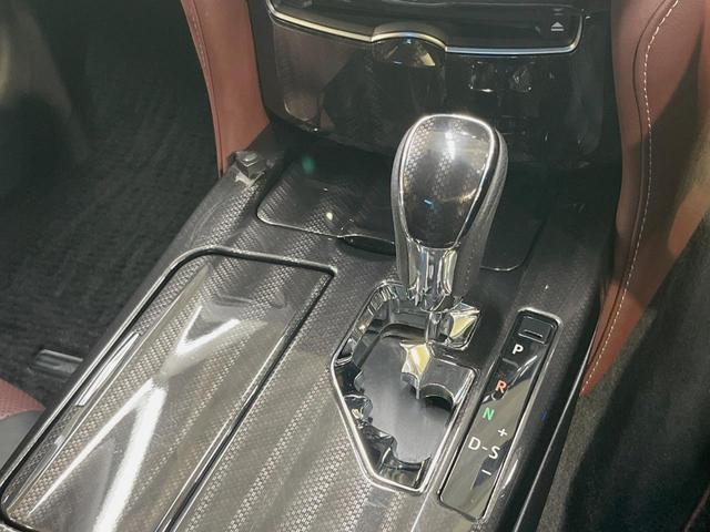 クラウンハイブリッド アスリートＳ　ブラックスタイル　テラロッサ革シート　ムーンルーフ　アドバンスドパッケージ　モデリスタエアロ＆マフラー　ＴＲＤスポルティーボサスペンション　電動リアサンシェード　メーカーＨＤＤナビ　バックカメラ（32枚目）