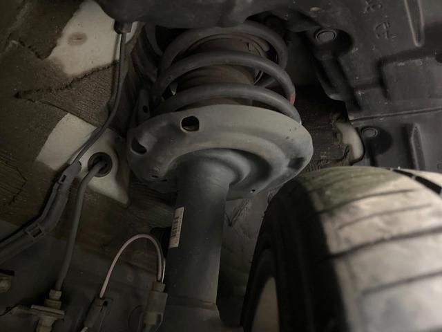 プリウスＰＨＶ Ｓナビパッケージ・セーフティプラス　フルエアロ　バックカメラ　１００Ｖ電源　衝突被害軽減システム　レーダークルーズ　禁煙車　コーナーセンサー　スマートキー　ＬＥＤヘッド　ＥＴＣ２．０　オートハイビーム　パークアシスト　車線逸脱警報（20枚目）