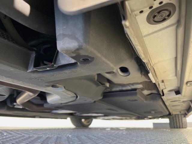 プリウスＰＨＶ Ｓナビパッケージ・セーフティプラス　フルエアロ　バックカメラ　１００Ｖ電源　衝突被害軽減システム　レーダークルーズ　禁煙車　コーナーセンサー　スマートキー　ＬＥＤヘッド　ＥＴＣ２．０　オートハイビーム　パークアシスト　車線逸脱警報（21枚目）