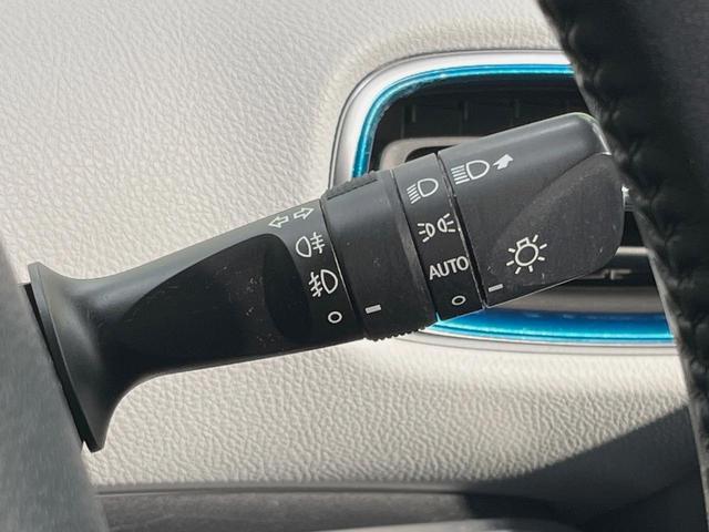 プリウスＰＨＶ Ｓナビパッケージ・セーフティプラス　フルエアロ　バックカメラ　１００Ｖ電源　衝突被害軽減システム　レーダークルーズ　禁煙車　コーナーセンサー　スマートキー　ＬＥＤヘッド　ＥＴＣ２．０　オートハイビーム　パークアシスト　車線逸脱警報（29枚目）