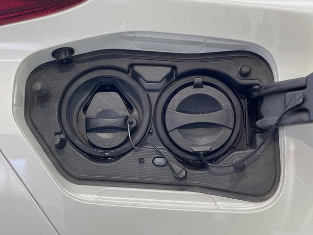 プリウスＰＨＶ Ｓナビパッケージ・セーフティプラス　フルエアロ　バックカメラ　１００Ｖ電源　衝突被害軽減システム　レーダークルーズ　禁煙車　コーナーセンサー　スマートキー　ＬＥＤヘッド　ＥＴＣ２．０　オートハイビーム　パークアシスト　車線逸脱警報（42枚目）