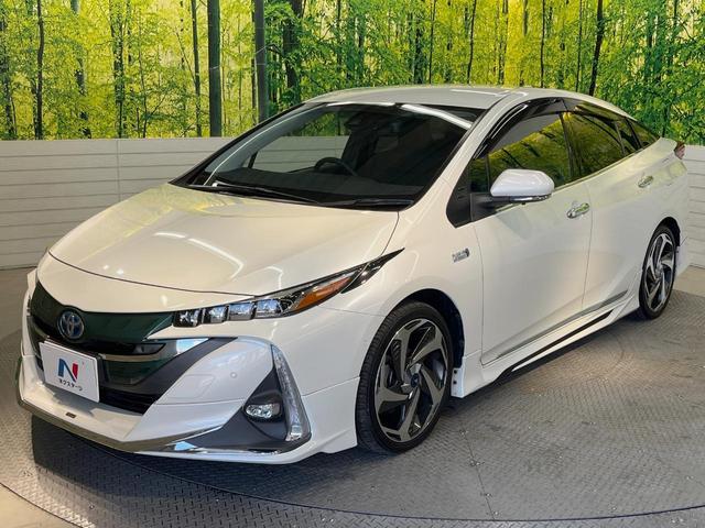 プリウスＰＨＶ Ｓナビパッケージ・セーフティプラス　フルエアロ　バックカメラ　１００Ｖ電源　衝突被害軽減システム　レーダークルーズ　禁煙車　コーナーセンサー　スマートキー　ＬＥＤヘッド　ＥＴＣ２．０　オートハイビーム　パークアシスト　車線逸脱警報（45枚目）