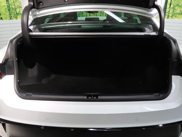 ＩＳ ＩＳ３００　ＦスポーツモードブラックＩＩＩ　マークレビンソンサウンド　ムーンルーフ　パノラミックビューモニター　３連フルＬＥＤヘッド　純正マッドブラック塗装１９インチアルミ　ＢＳＭ　純正１０．３ナビ　Ｌ－ｔｅｘ／ウルトラスエードコンビシート（11枚目）