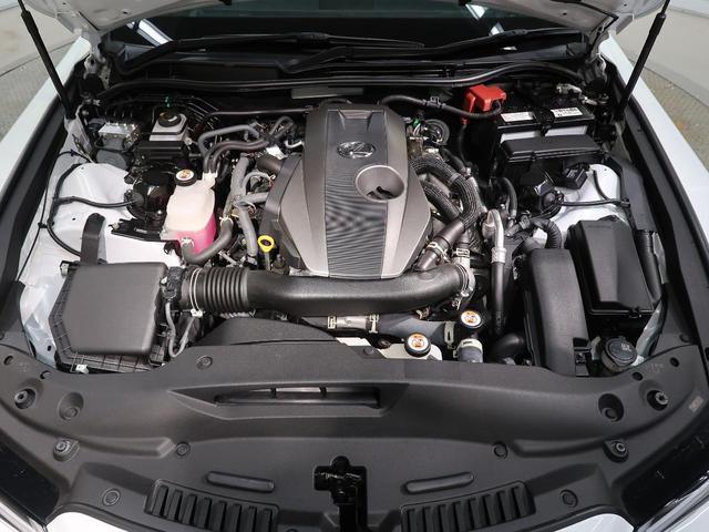 ＩＳ ＩＳ３００　ＦスポーツモードブラックＩＩＩ　マークレビンソンサウンド　ムーンルーフ　パノラミックビューモニター　３連フルＬＥＤヘッド　純正マッドブラック塗装１９インチアルミ　ＢＳＭ　純正１０．３ナビ　Ｌ－ｔｅｘ／ウルトラスエードコンビシート（19枚目）