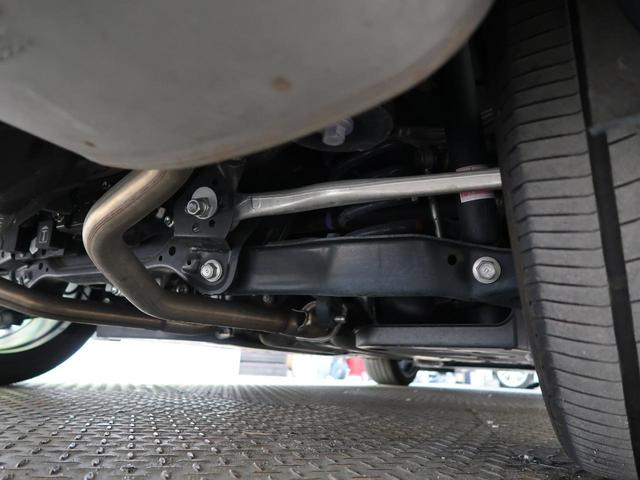 ＩＳ ＩＳ３００　ＦスポーツモードブラックＩＩＩ　マークレビンソンサウンド　ムーンルーフ　パノラミックビューモニター　３連フルＬＥＤヘッド　純正マッドブラック塗装１９インチアルミ　ＢＳＭ　純正１０．３ナビ　Ｌ－ｔｅｘ／ウルトラスエードコンビシート（21枚目）