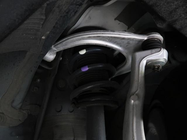 ＩＳ ＩＳ３００　ＦスポーツモードブラックＩＩＩ　マークレビンソンサウンド　ムーンルーフ　パノラミックビューモニター　３連フルＬＥＤヘッド　純正マッドブラック塗装１９インチアルミ　ＢＳＭ　純正１０．３ナビ　Ｌ－ｔｅｘ／ウルトラスエードコンビシート（22枚目）