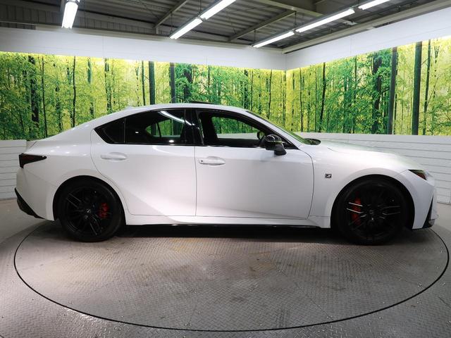 ＩＳ ＩＳ３００　ＦスポーツモードブラックＩＩＩ　マークレビンソンサウンド　ムーンルーフ　パノラミックビューモニター　３連フルＬＥＤヘッド　純正マッドブラック塗装１９インチアルミ　ＢＳＭ　純正１０．３ナビ　Ｌ－ｔｅｘ／ウルトラスエードコンビシート（39枚目）