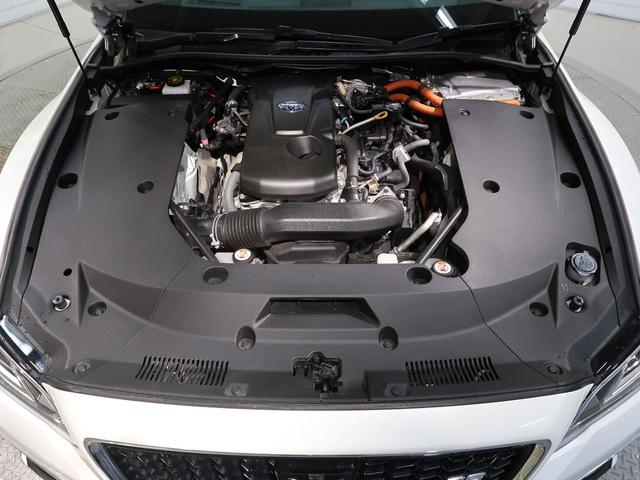 クラウンハイブリッド ＲＳ　ムーンルーフ　モデリスタエアロ　白革シート　ブラインドスポットモニター　３眼ＬＥＤヘッド　ＶＥＲＺ製２０インチアルミ　シートベンチレーション　ＲＳ－Ｒ製ダウンサス　セーフティセンス　メーカーナビ（18枚目）