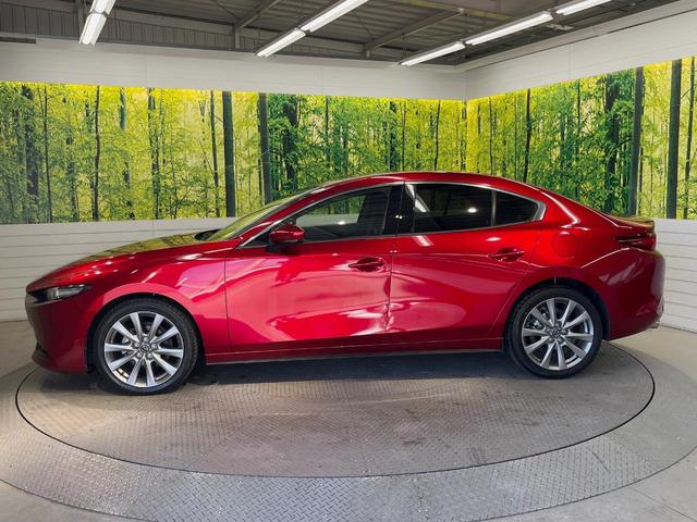 ＭＡＺＤＡ３セダン ２０Ｓプロアクティブ　ツーリングセレクション　ＳＤナビ　全周囲カメラ　衝突被害軽減システム　レーダークルーズ　禁煙車　パワーシート　コーナーセンサー　スマートキー　ＬＥＤヘッド　ビルトインＥＴＣ　純正１８インチアルミ　オートハイビーム（45枚目）
