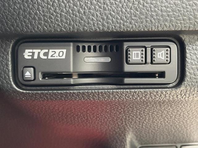 シビック タイプＲ　１オーナー　１９インチアルミ　６ＭＴ　Ｂｒｅｍｂｏキャリパー　禁煙車　衝突被害軽減システム　レーダークルーズ　ＥＴＣ２．０　ホンダコネクトディスプレー　コーナーセンサー　ＬＥＤヘッド（44枚目）